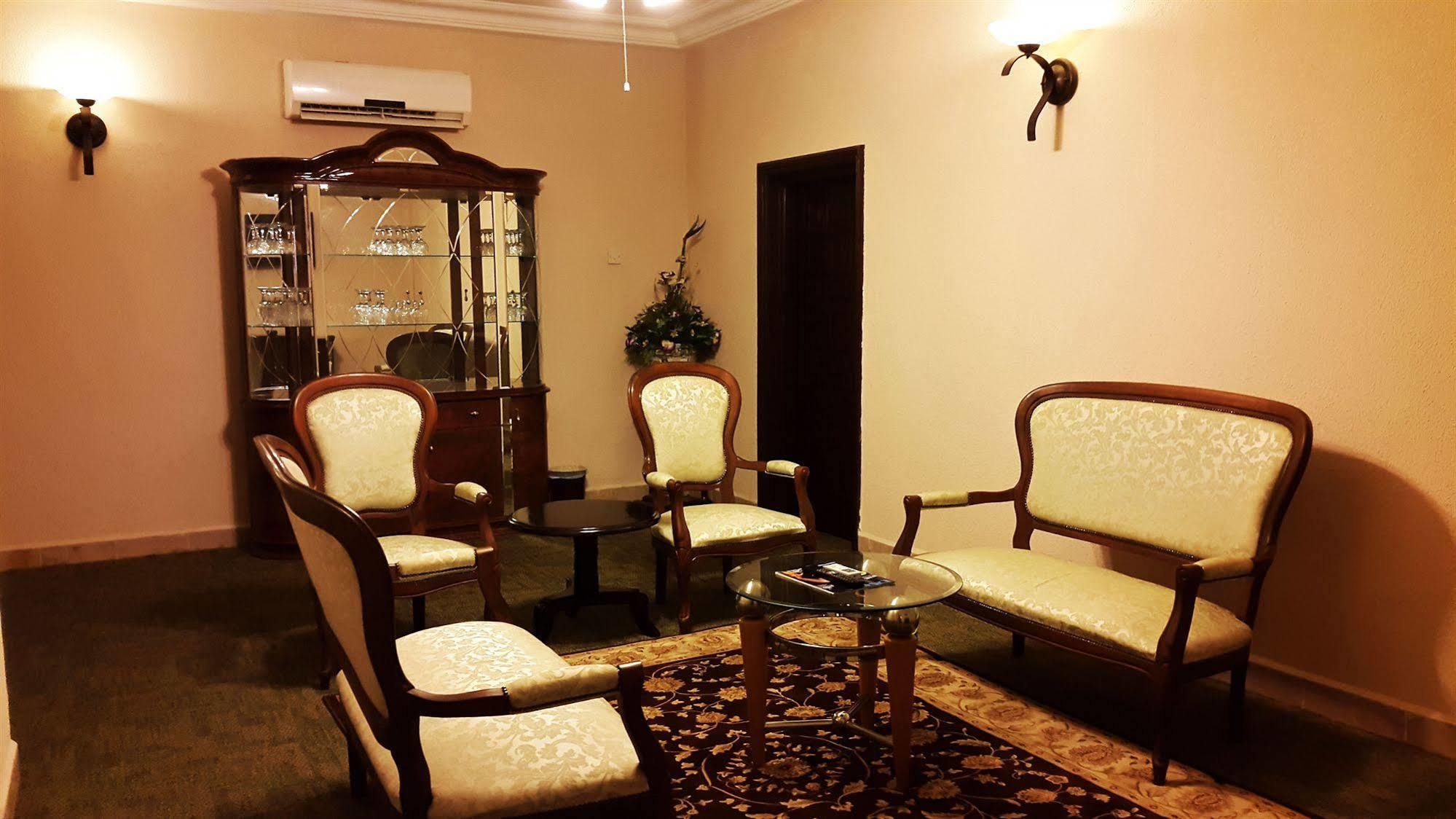 M Plaza Hotel أكرا المظهر الخارجي الصورة