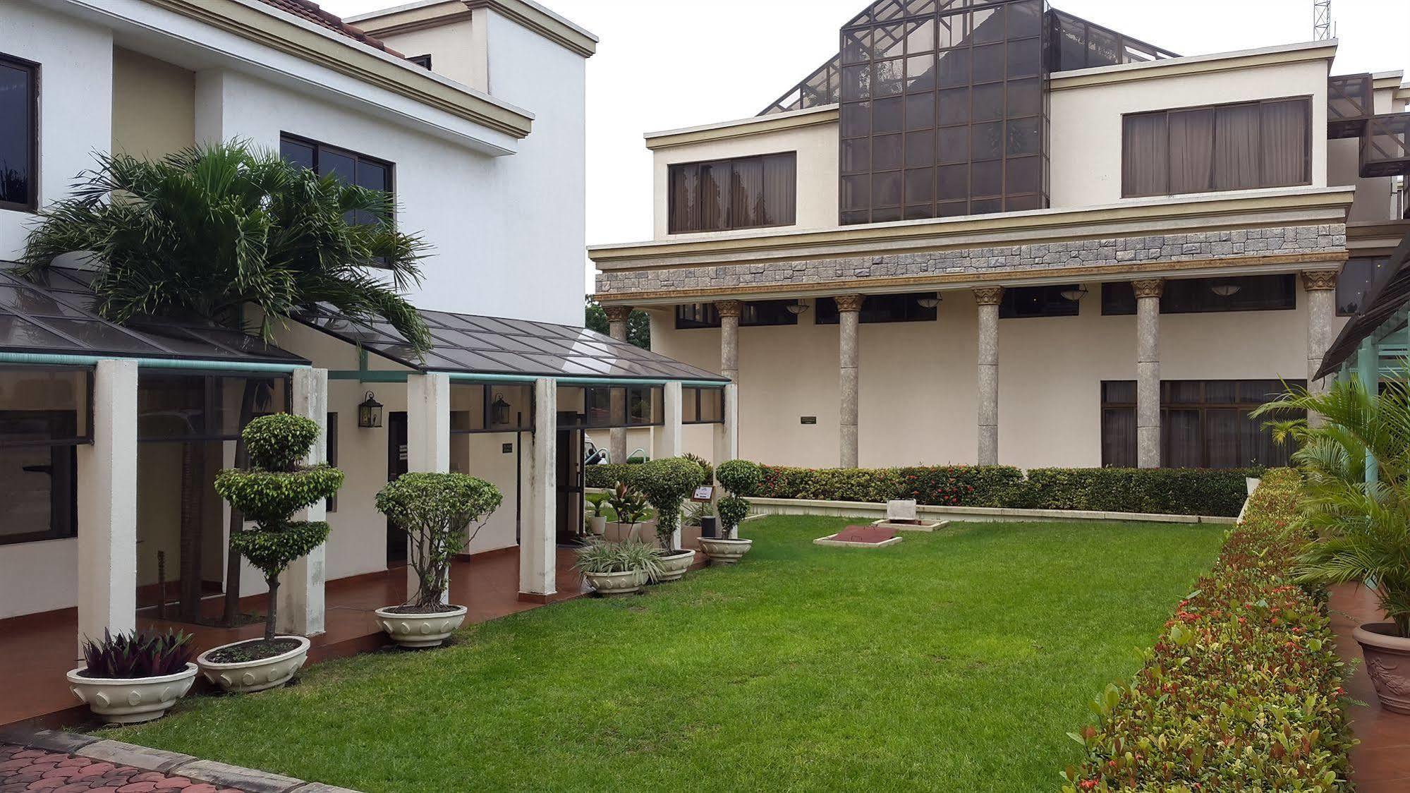 M Plaza Hotel أكرا المظهر الخارجي الصورة